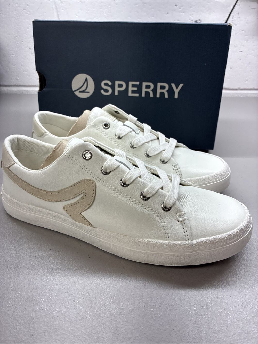 Sperry Sandy LTT White leather Gum bottom Low Top Sneaker Women’s 7 New With Box